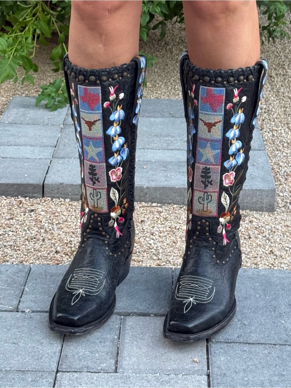 Black Embroidered Women's UT Austin Western Allens Boots Size 6 Worn only once! - Picture 15 of 16
